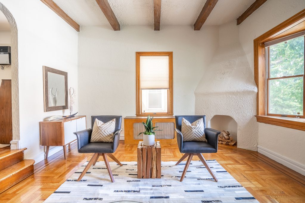 When the Aaron & Geoff Team at Compass was tasked with selling 3430 Tibbett Avenue in Kingsbridge, Bronx, we knew that this beautiful tudor-style home had the potential to be a standout property in the market.