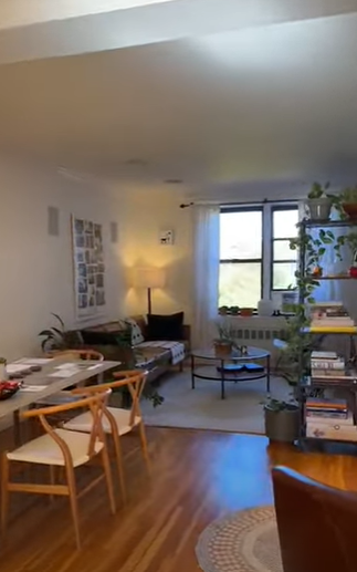 📍Spuyten Duyvil, Bronx 

Join us for a tour of this stunning 2 bed/1 bath apartment in the Bronx! You won’t see anything like this for under $400k in Manhattan or Brooklyn!! 

Custom design details, updated kitchen and bath, built in surround sound speakers, California Closets- this home has it all. . . . 

#spuytenduyvil #bronxrealestate #agentsofcompass #thisiscompass #nycrealestate