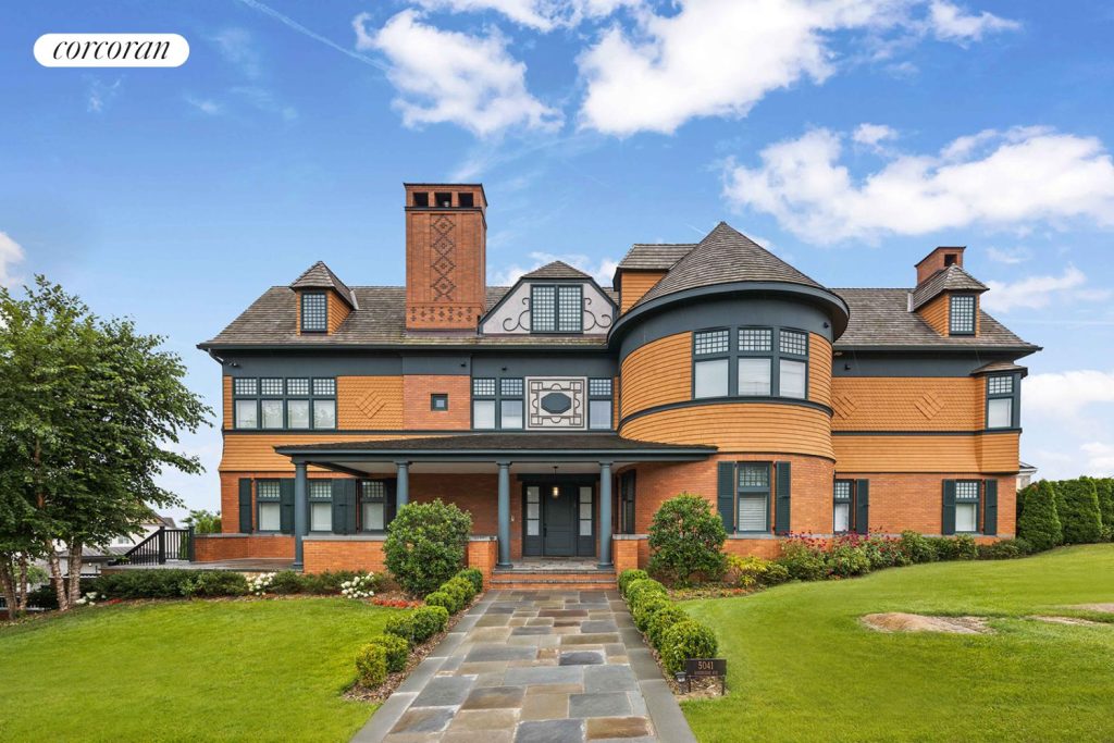 Each Friday we roundup a list of all the upcoming open houses for the weekend in Riverdale, Kingsbridge, Spuyten Duyvil, and Marble Hill. Click the button below to get access to our list of open houses. Which ones are you going to head to this weekend?