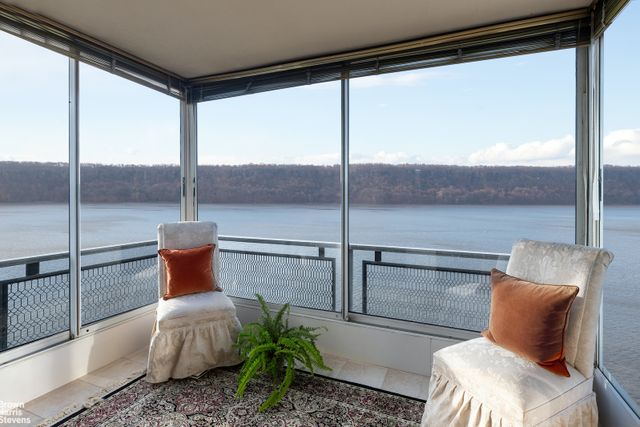 Each Friday we roundup a list of all the upcoming open houses for the weekend in Riverdale, Kingsbridge, Spuyten Duyvil, and Marble Hill. Click the button below to get access to our list of open houses. Which ones are you going to head to this weekend?