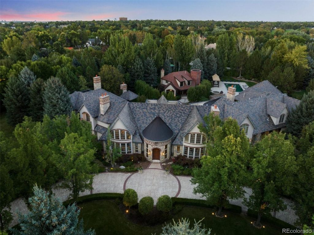 🏡✨Rounding up our favorite Compass property listings from across the country this week. Which one’s your favorite??