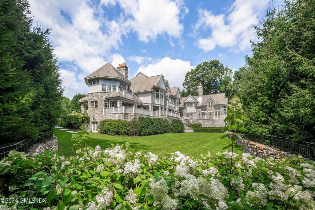 🏡✨Rounding up our favorite Compass property listings from across the country this week. Which one’s your favorite??