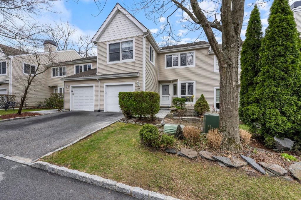 Welcome to this turn-key townhouse in the highly sought-after gated community of Winchester Village in Northeast Yonkers!