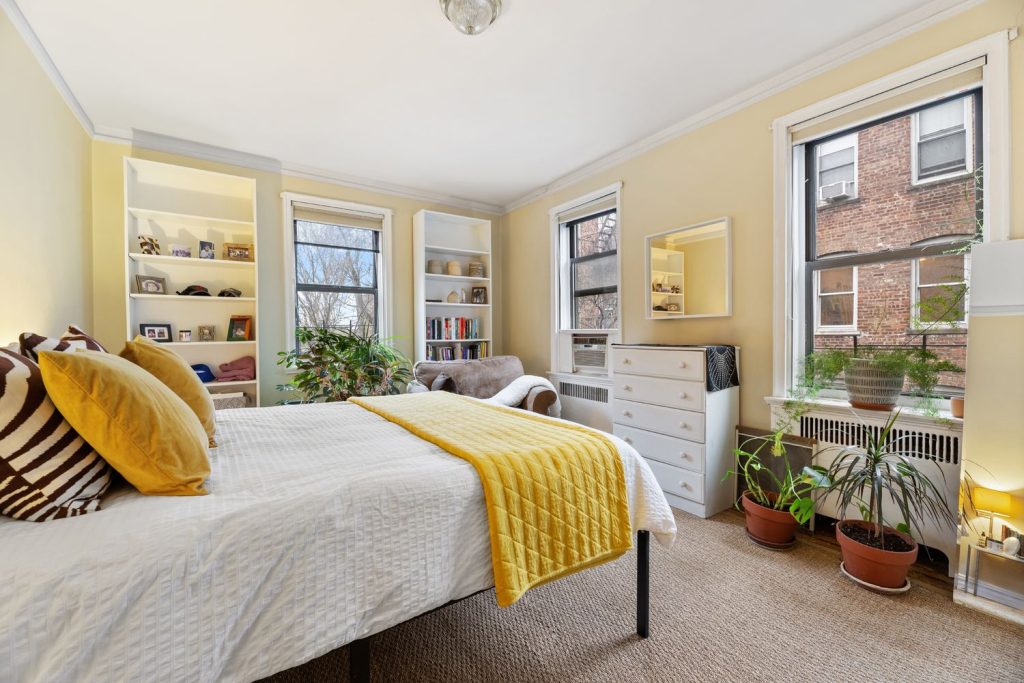 Each Friday we roundup a list of all the upcoming open houses for the weekend in Spuyten Duyvil. Which ones are you going to head to this weekend?