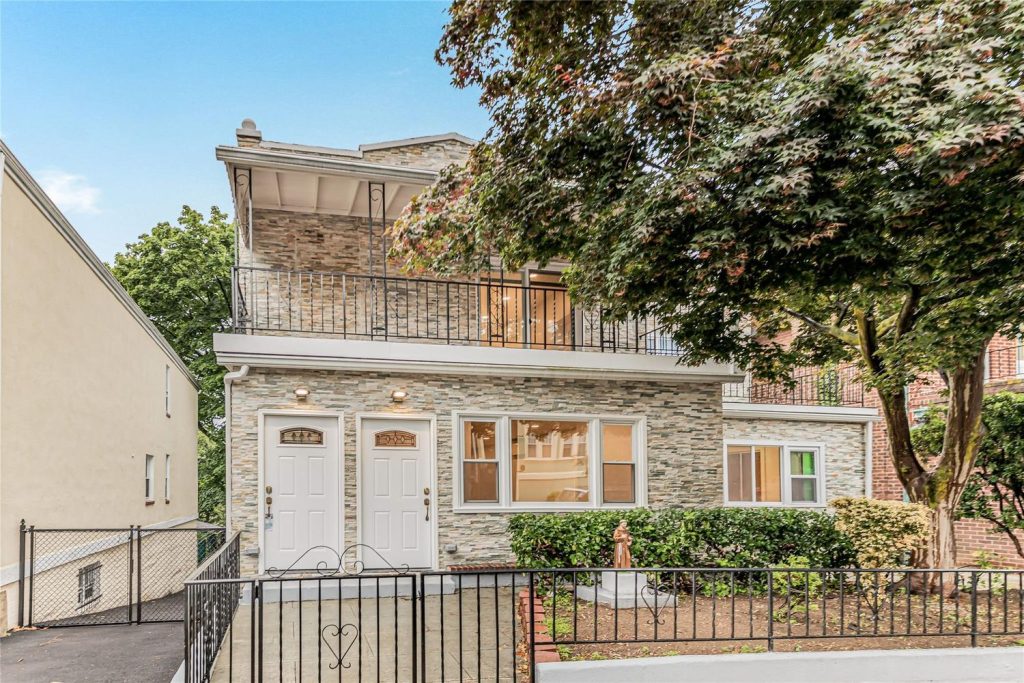 Each Friday we roundup a list of all the upcoming open houses for the weekend in Spuyten Duyvil. Which ones are you going to head to this weekend?