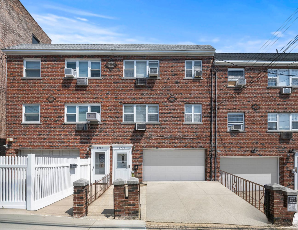Now available! Fully leased 3-unit multifamily in Woodlawn with spacious updated apartments and strong rental income.