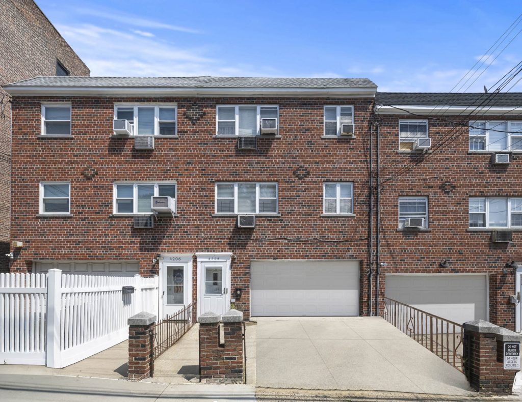 Each Friday we roundup a list of all the upcoming open houses for the weekend in Spuyten Duyvil. Which ones are you going to head to this weekend?