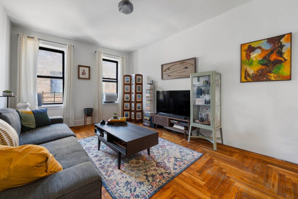 What makes Pelham Parkway a unique residential corridor in the Bronx?