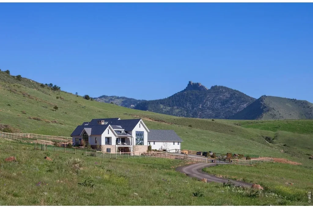 Welcome to Compass Curated, a collection of our most prestigious properties across the country, delivered straight to your inbox. Take a look at these dream homes and let us know which one's your favorite for March!