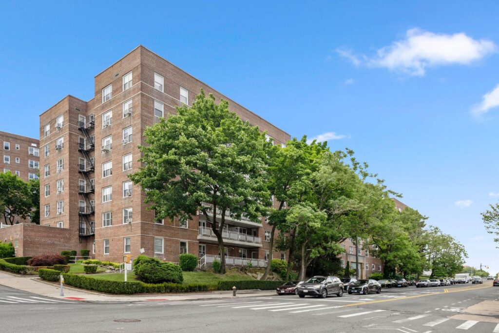 Ever wonder what makes Riverdale’s housing stock so unique? Join us for a visual stroll through the neighborhood as we break down the 3 defining architectural styles you’ll spot on almost every block—featuring classic details from our current Riverdale listings.