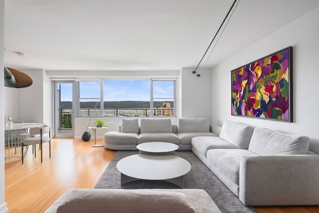 Each Friday we roundup a list of all the upcoming open houses for the weekend in Riverdale, Bronx. Which ones are you going to head to this weekend?