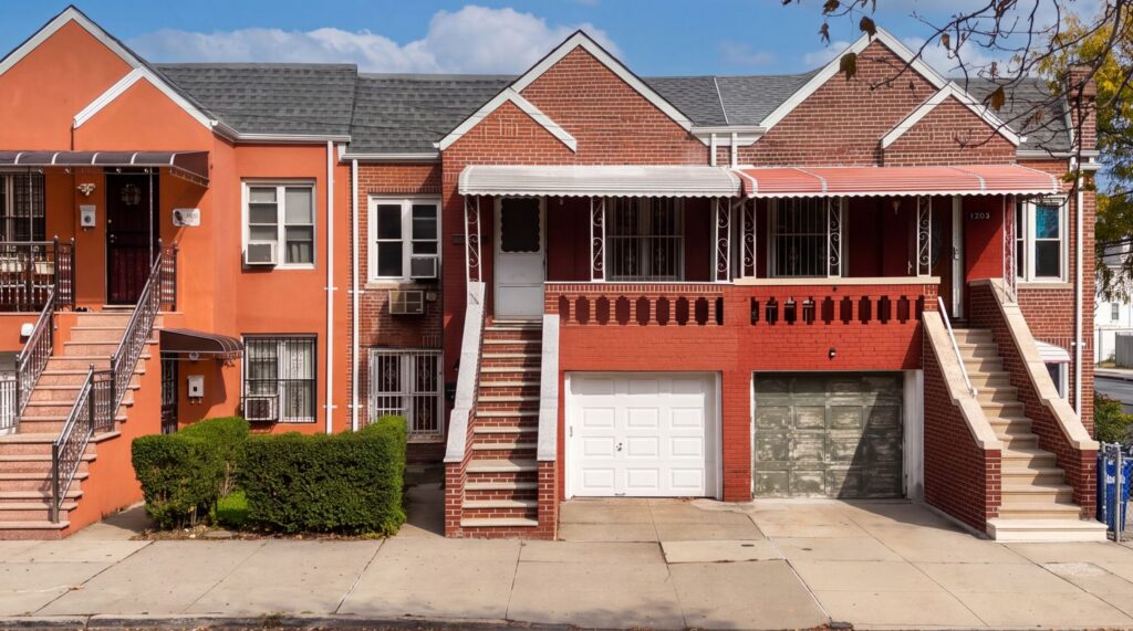 Each Friday we roundup a list of all the upcoming open houses for the weekend in Riverdale, Bronx. Which ones are you going to head to this weekend?